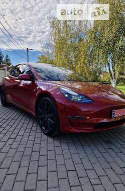 Седан Tesla Model 3 2021 в 
