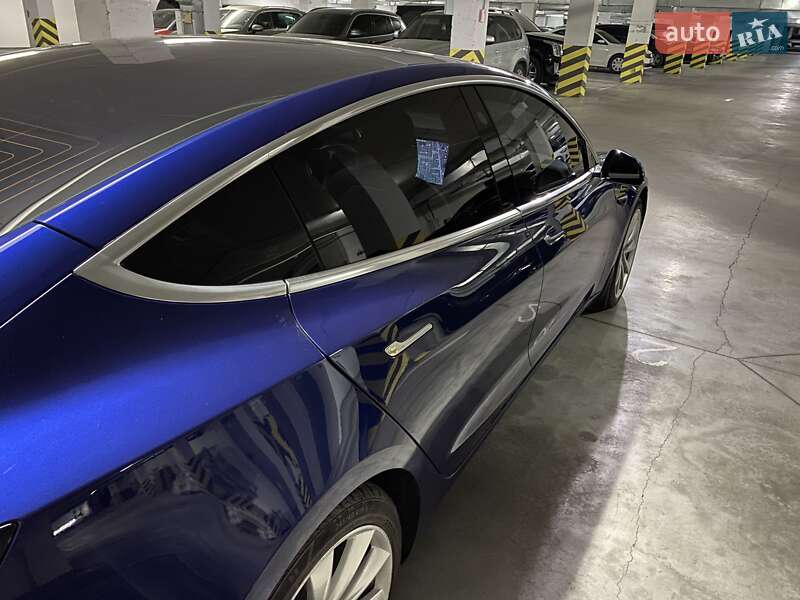 Седан Tesla Model 3 2018 в Дніпрі