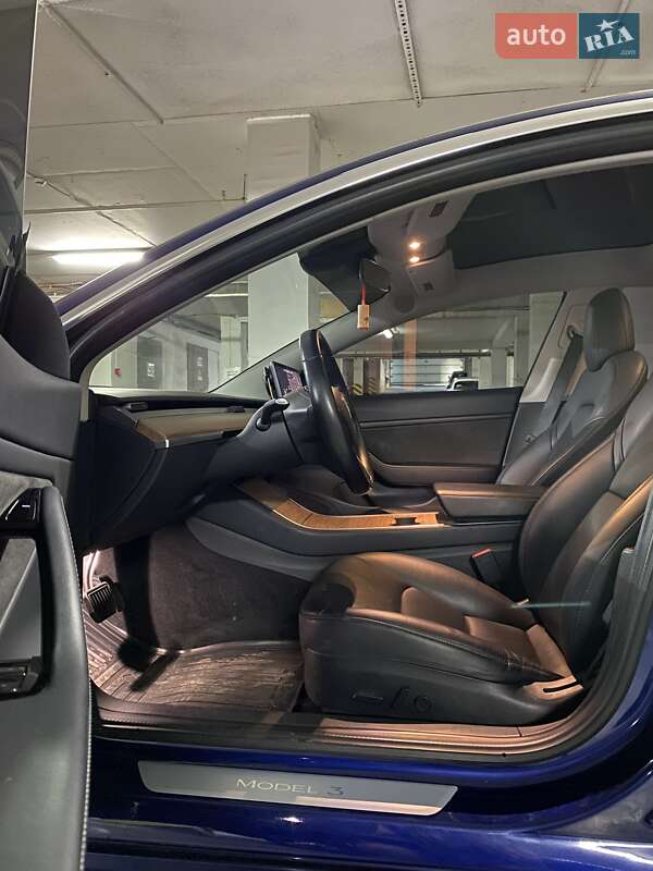 Седан Tesla Model 3 2018 в Дніпрі