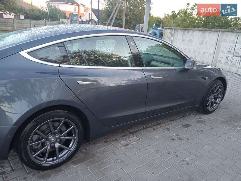 Седан Tesla Model 3 2019 в Борисполі