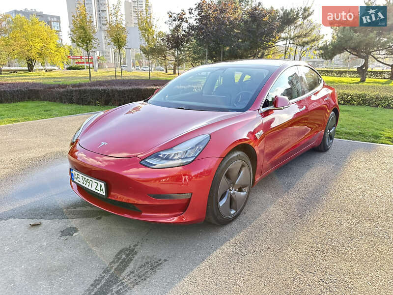 Седан Tesla Model 3 2018 в Дніпрі