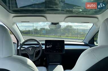 Седан Tesla Model 3 2021 в 