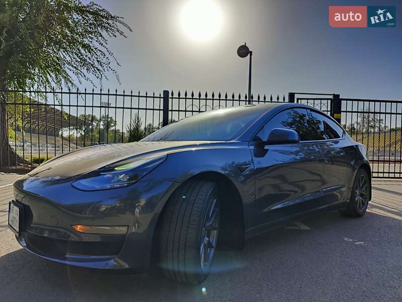 Седан Tesla Model 3 2022 в Кривом Роге