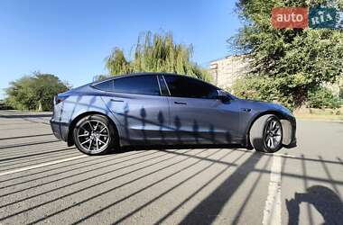 Седан Tesla Model 3 2022 в Кривом Роге