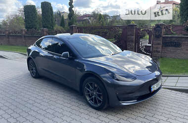 Седан Tesla Model 3 2020 в Львове