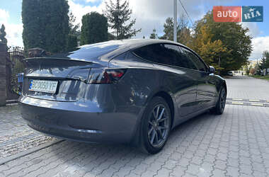 Седан Tesla Model 3 2020 в Львові