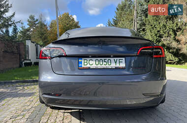 Седан Tesla Model 3 2020 в Львові