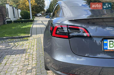 Седан Tesla Model 3 2020 в Львові