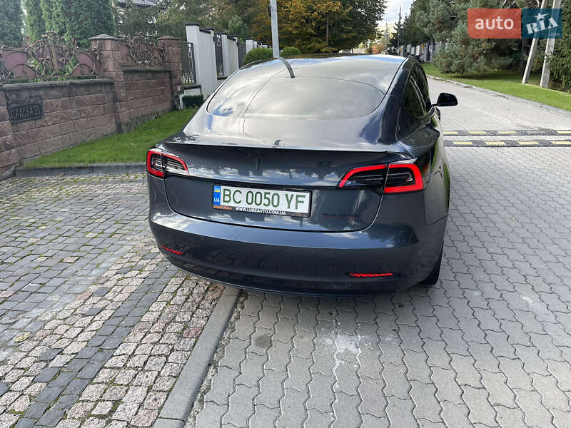 Седан Tesla Model 3 2020 в Львові