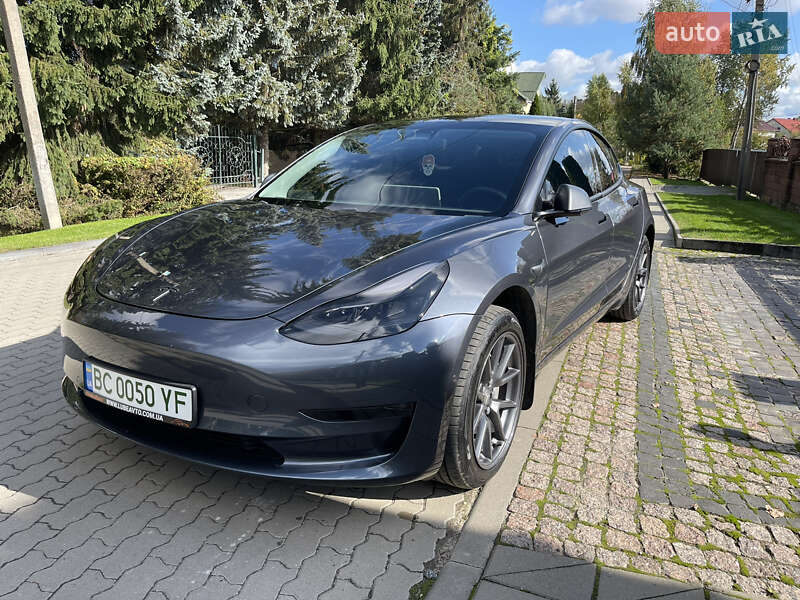 Седан Tesla Model 3 2020 в Львові