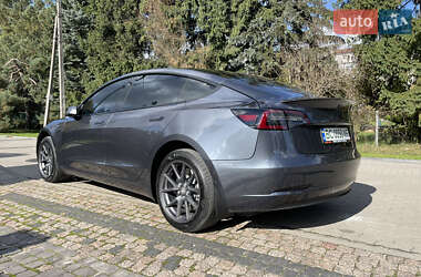 Седан Tesla Model 3 2020 в Львові