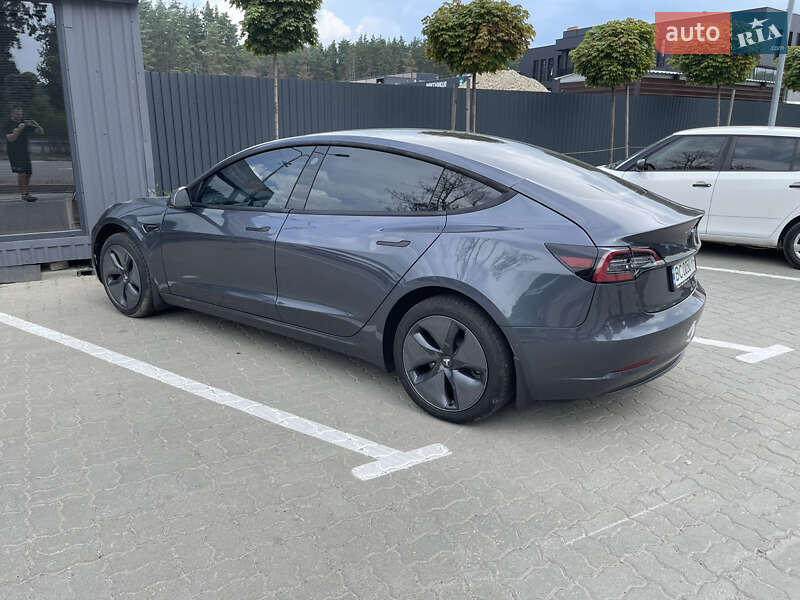 Седан Tesla Model 3 2020 в Львові
