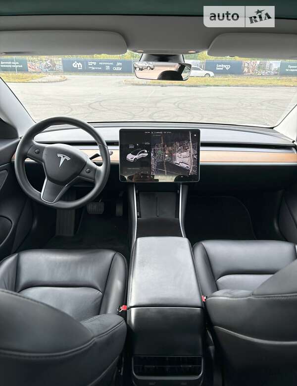 Седан Tesla Model 3 2019 в Києві