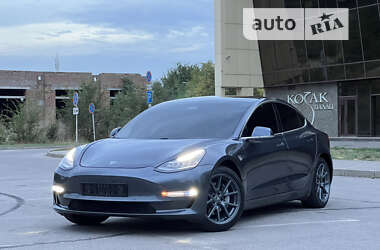 Седан Tesla Model 3 2019 в Запоріжжі