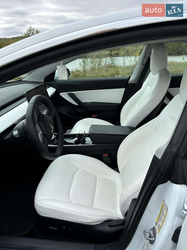 Седан Tesla Model 3 2019 в Білій Церкві
