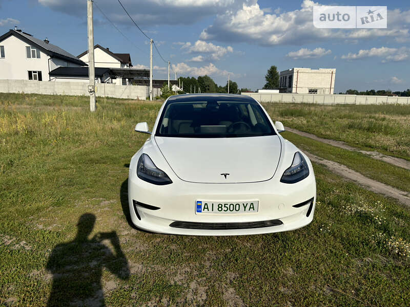 Седан Tesla Model 3 2019 в Киеве
