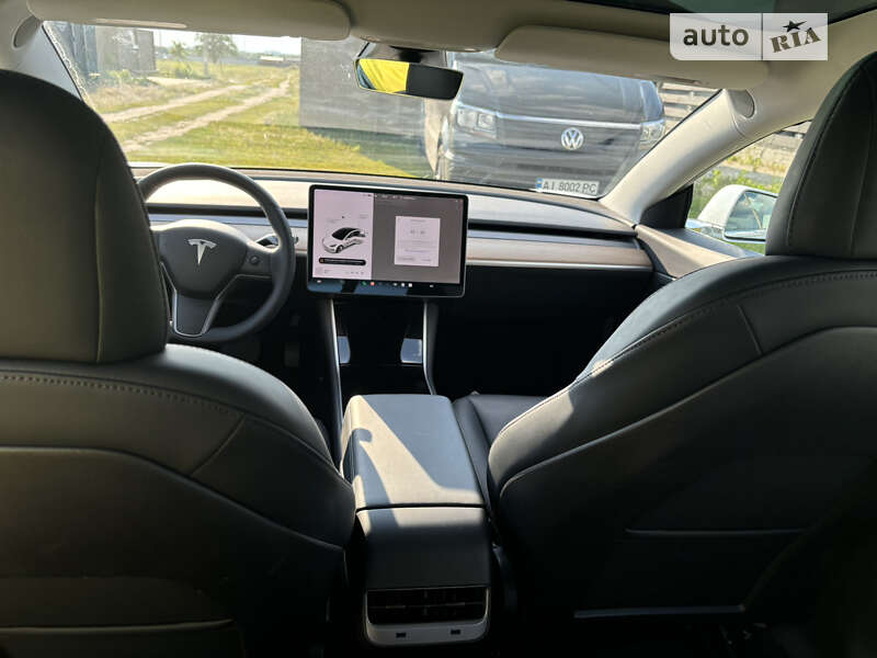 Седан Tesla Model 3 2019 в Киеве