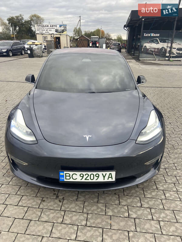 Tesla Model 3 2019