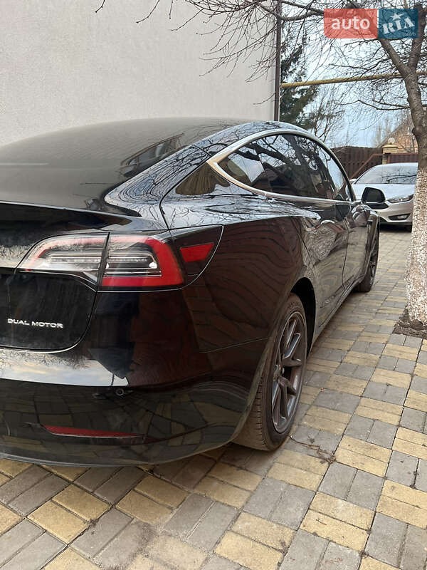 Седан Tesla Model 3 2020 в Запоріжжі