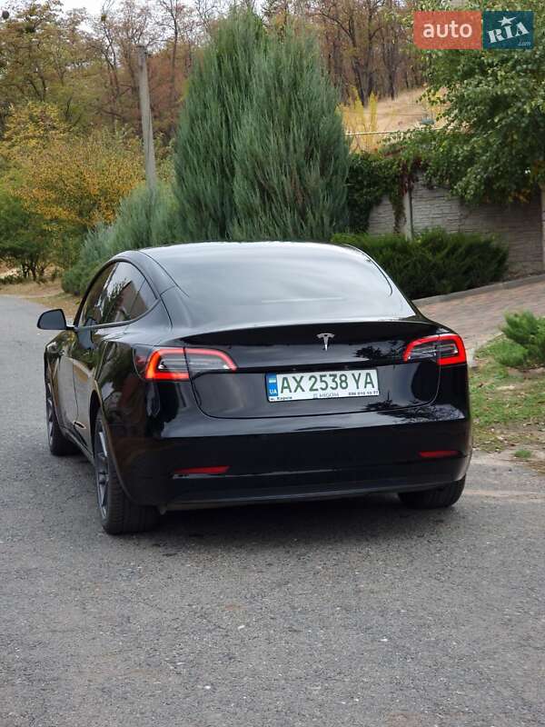 Седан Tesla Model 3 2021 в Харкові