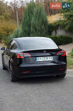 Седан Tesla Model 3 2021 в 