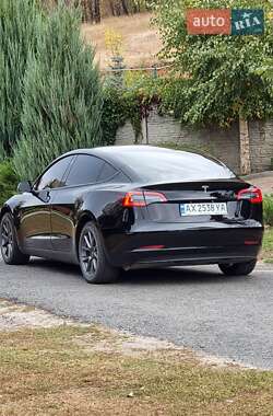 Седан Tesla Model 3 2021 в 