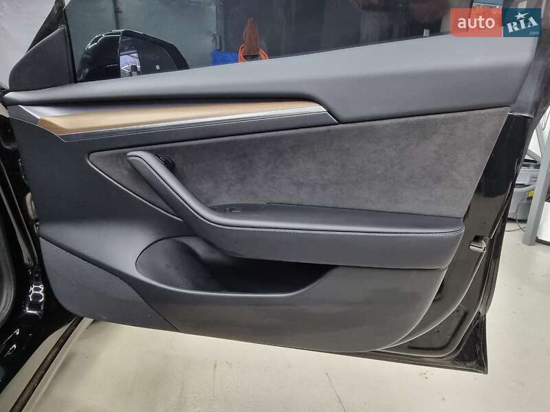 Седан Tesla Model 3 2021 в Харкові