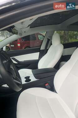 Седан Tesla Model 3 2019 в 