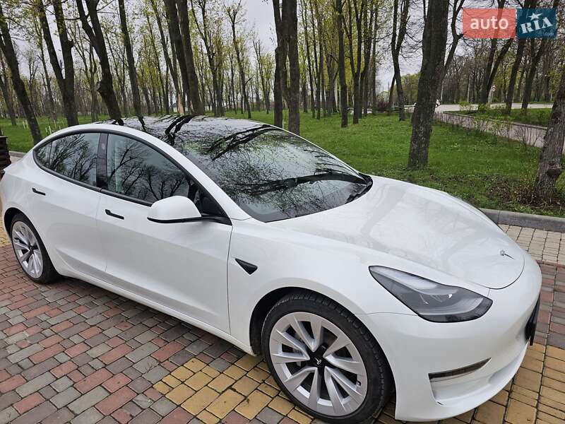 Седан Tesla Model 3 2021 в Кропивницькому