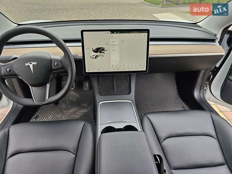 Седан Tesla Model 3 2021 в Кропивницькому
