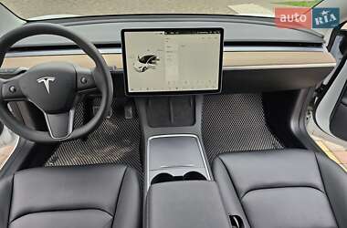 Седан Tesla Model 3 2021 в 