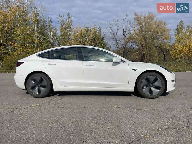 Седан Tesla Model 3 2018 в Харькове