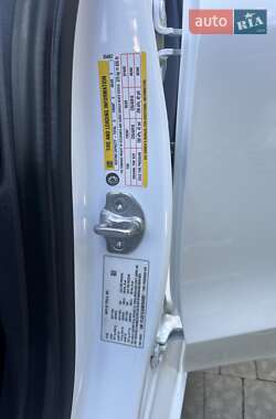 Седан Tesla Model 3 2020 в 