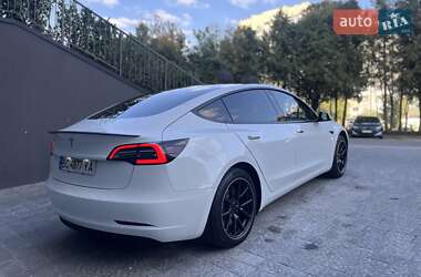 Седан Tesla Model 3 2020 в 
