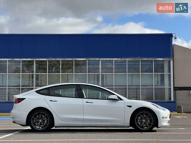 Седан Tesla Model 3 2022 в Луцке фото 11 Седан Tesla Model 3 2022 в Луцке