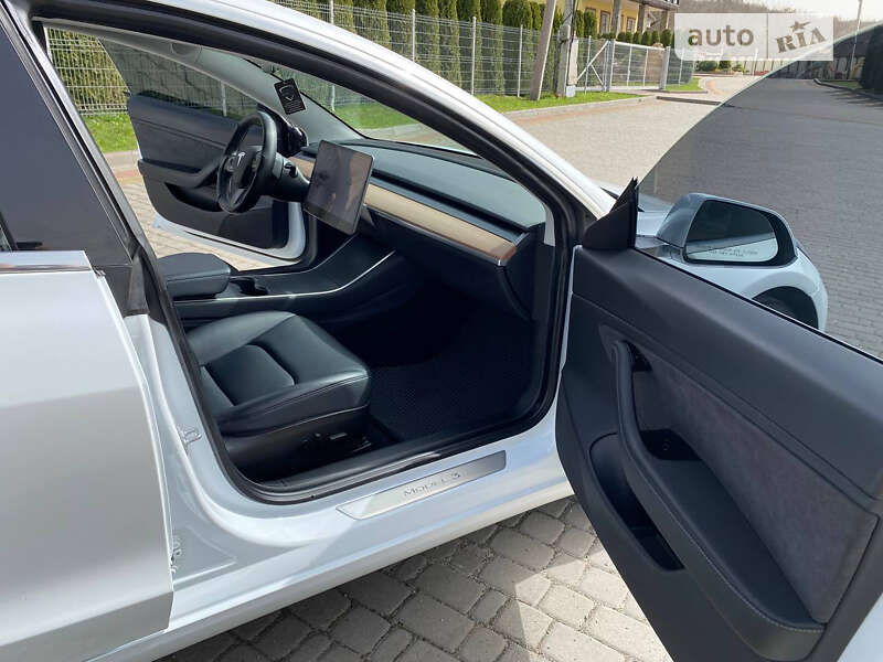 Седан Tesla Model 3 2019 в Львове фото 11 Седан Tesla Model 3 2019 в Львове