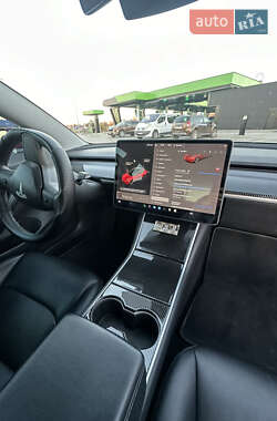 Седан Tesla Model 3 2018 в 