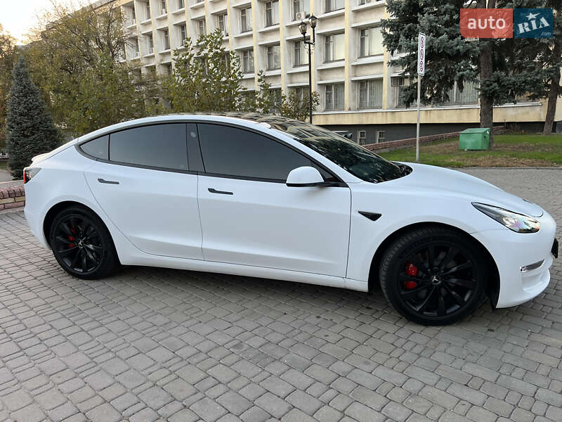 Tesla Model 3 2023