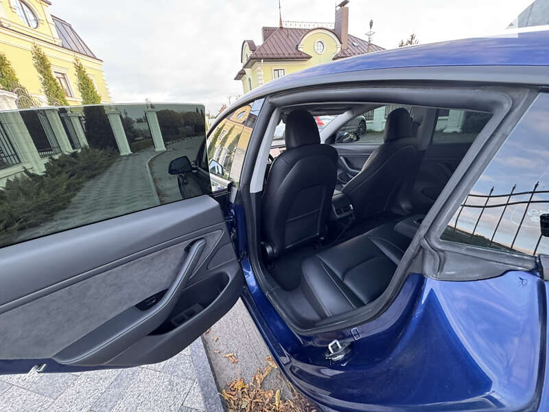 Седан Tesla Model 3 2020 в Виннице
