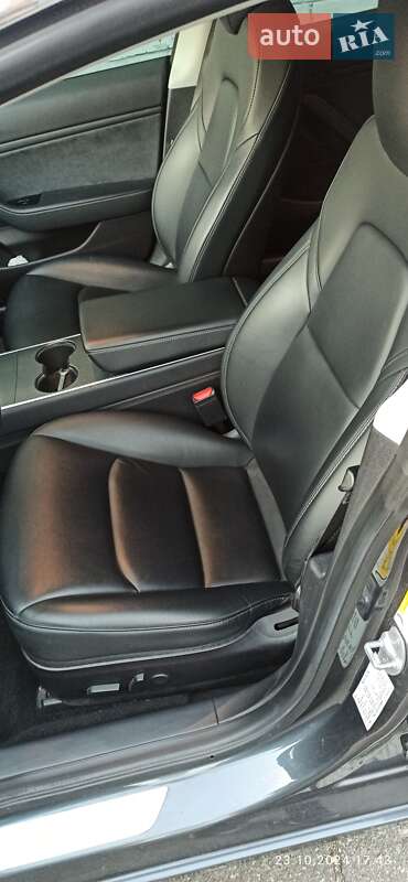 Седан Tesla Model 3 2019 в Киеве