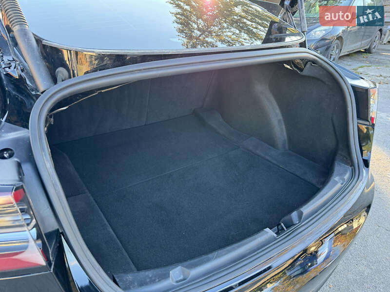 Седан Tesla Model 3 2022 в Ровно