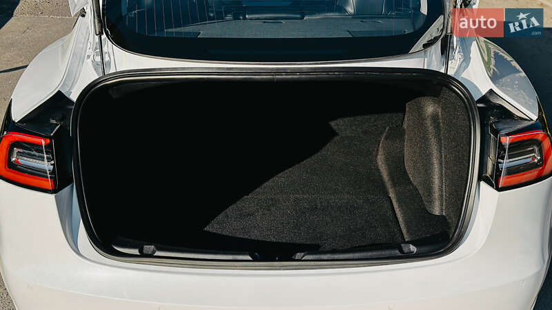Седан Tesla Model 3 2020 в Рівному фото 28 Седан Tesla Model 3 2020 в Рівному