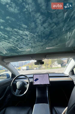 Седан Tesla Model 3 2019 в 