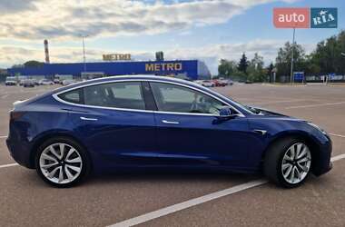 Седан Tesla Model 3 2019 в 