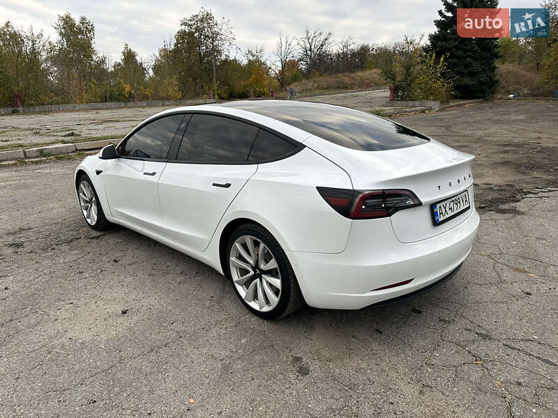 Седан Tesla Model 3 2019 в Ізюмі