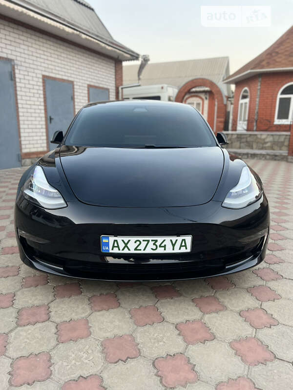 Седан Tesla Model 3 2020 в Харкові
