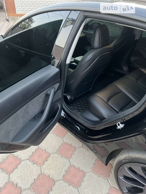 Седан Tesla Model 3 2020 в Харкові