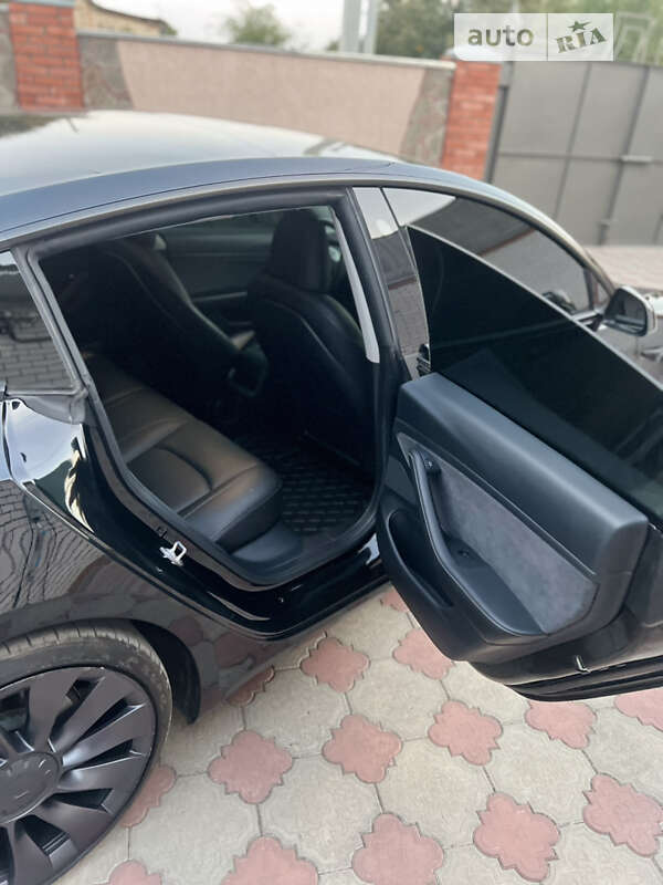 Седан Tesla Model 3 2020 в Харкові