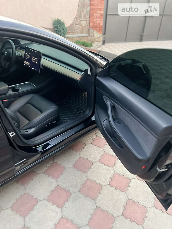 Седан Tesla Model 3 2020 в Харкові