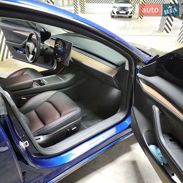 Седан Tesla Model 3 2023 в Одесі